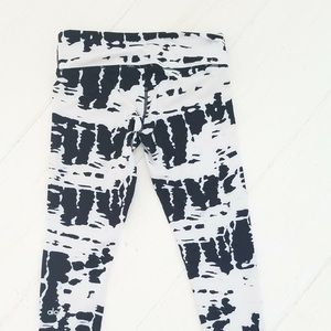 Alo yoga airbrush leggings ink blot